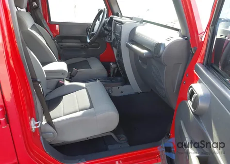 2010 Jeep Wrangler Unlimited Rubicon из США, поврежденный, VIN 1J4HA6H15AL172941